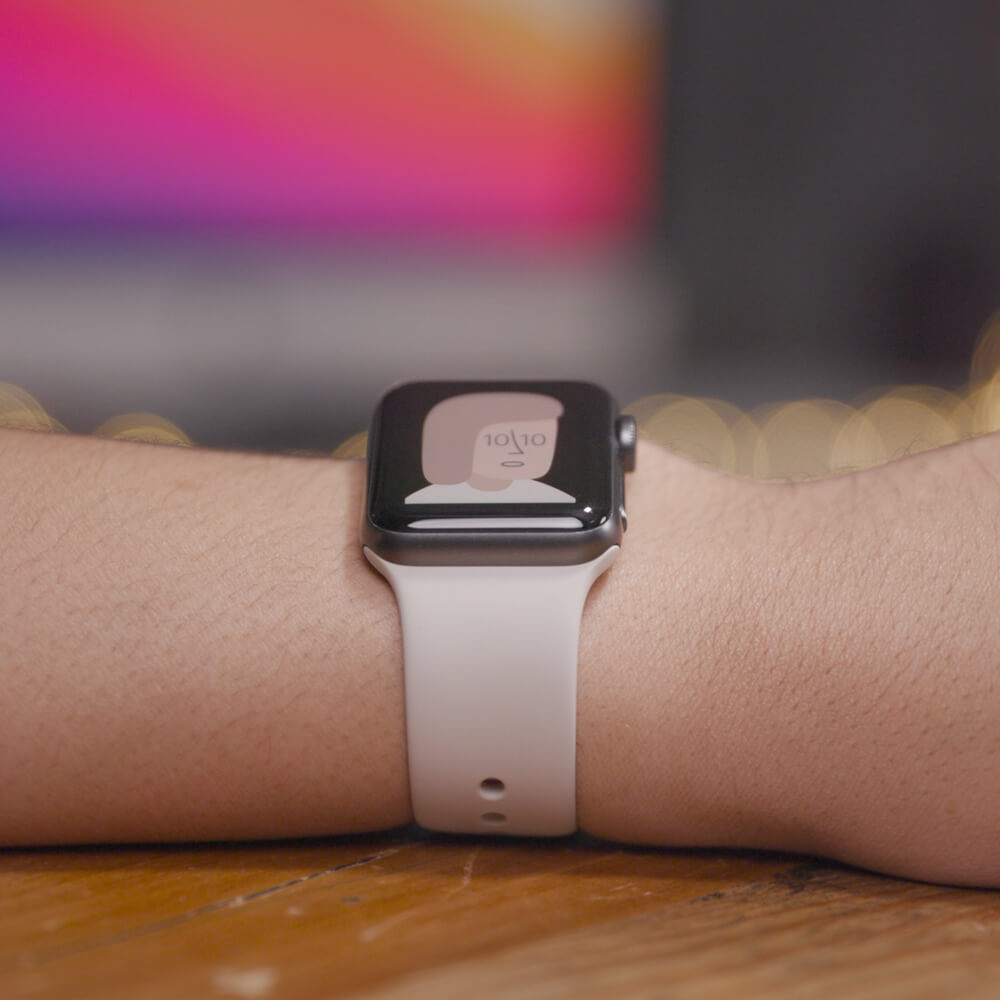 ساعت مچی هوشمند اپل واچ SE اندازه 40 میلیمتر آلومینیومی رزگلد با بند لاستیکی صورتی